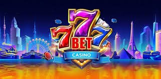 Dealer live casino profesional sedang bermain blackjack